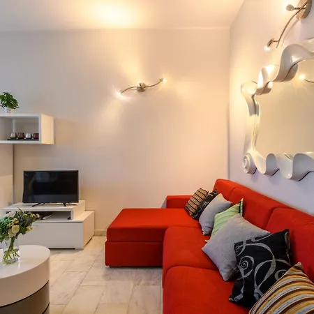 Lodi, 65 - Your Base Apartment *