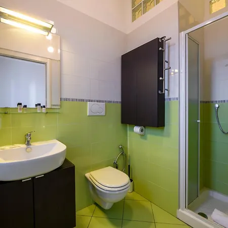 Lodi, 65 - Your Base Apartment